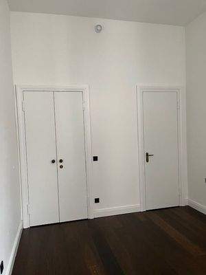 Kleiderschrank + Badtür.jpg