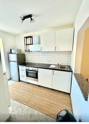 Küche mit praktischer Durchreiche