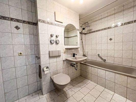 Bad mit Waschmaschinenanschluss