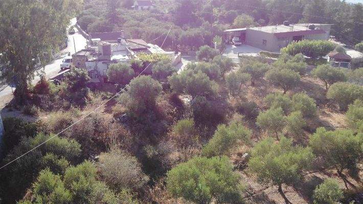 Kreta, Xirosterni: Grundstück in ruhiger Lage mit Berg- und Meerblick zu verkaufen