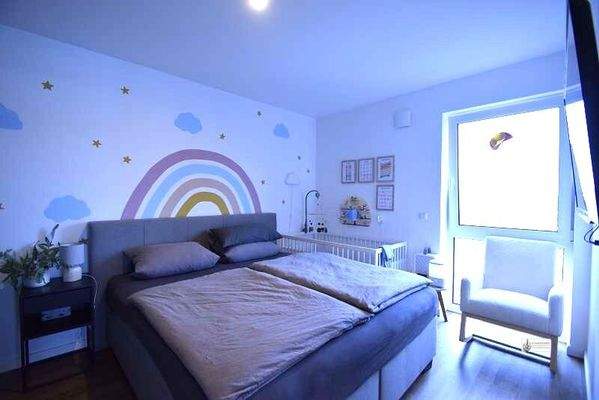 Großes Schlafzimmer