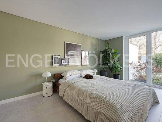 Großes Schlafzimmer