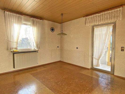 EG - Küche mit Zugang zum Wintergarten