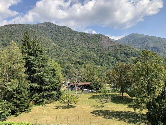 Nebengebäude: Blick Richtung Osten