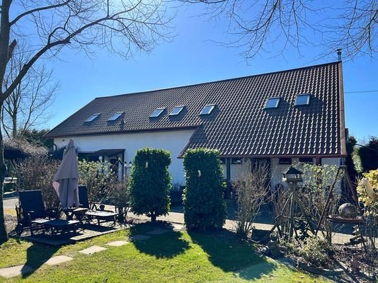 makellos 41 EFH Velgast - Blick aufs Haus.JPG