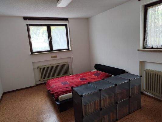 Derzeitiges Schlafzimmer, ebenso als weiteres Büro nutzbar