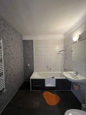 Frisch renoviertes Bad