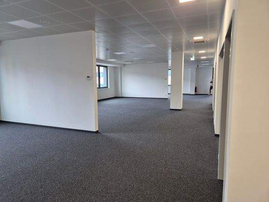 1. OG rechts - Büroansicht 3.jpg