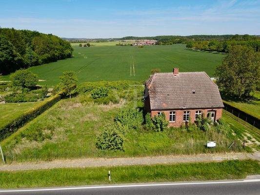 Grundstück strassenseitig