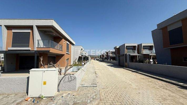 Villas with Private Pools and Gardens in Kuşadası Aydın