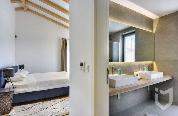 Schlafzimmer mit Bad