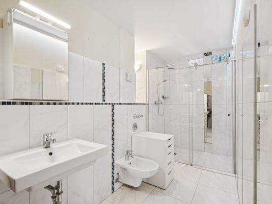 Badezimmer 2 OG Hinterhaus