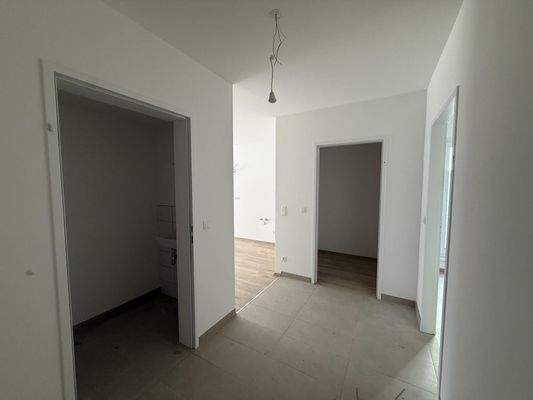 Haus_1_Top_4_VorzimmerHEIC