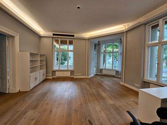 Büro mit Erker im EG