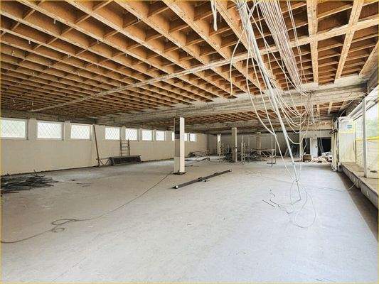 Verkaufsraum EG in Renovierung