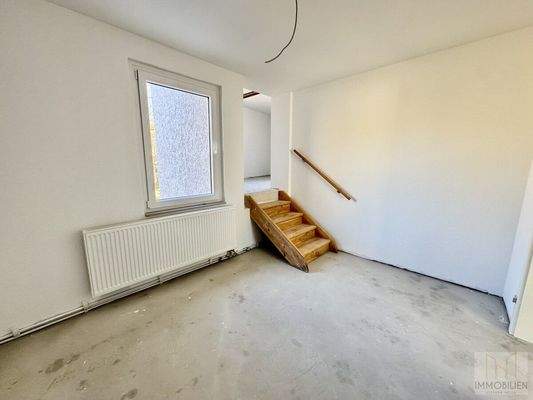 EG: Individuell nutzbarer Raum mit optischem Highlight