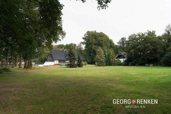 EFH Karlshöfen großer Rasen