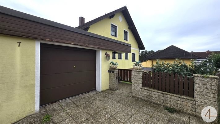 Eingangsbereich Haus/Garage