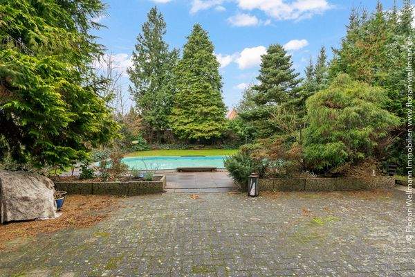 Sichtgeschützte Terrasse.