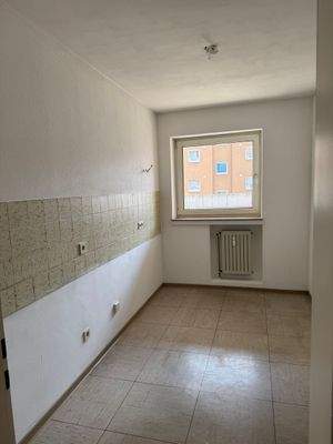 Helles Zimmer mit Fenster