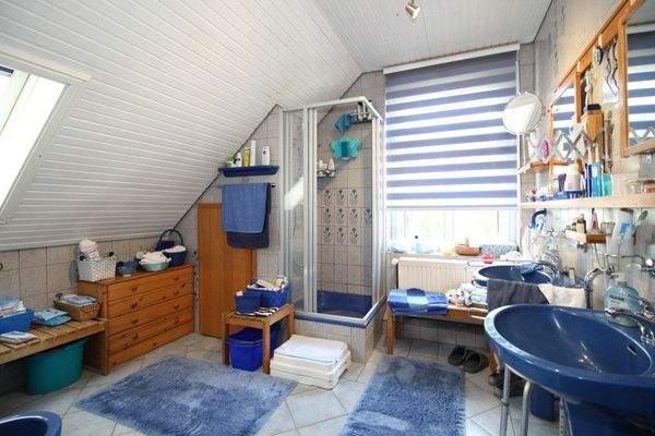 Duschbad im Dachgeschoss