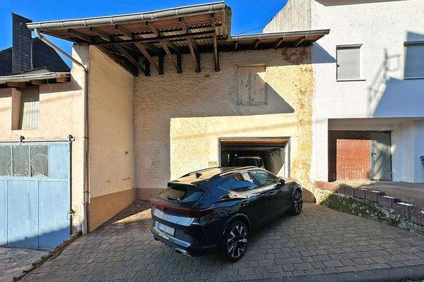 Garagen- & Scheunengebäude