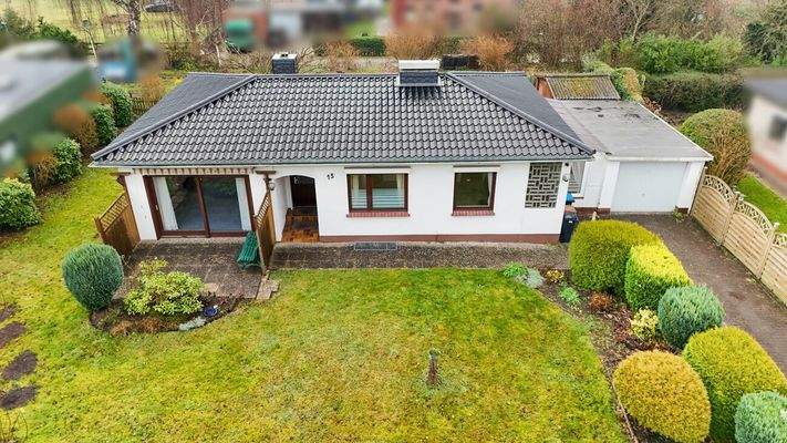 Drohnenansicht auf das Haus