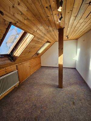 Empore (Platz für evtl. eine kleine Küche?)