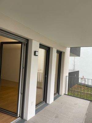 Balkon mit Schiebetüren