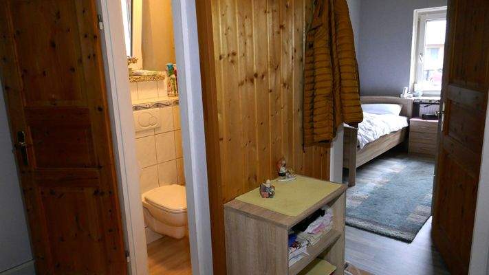 Gäste-WC / kl. Zimmer EG