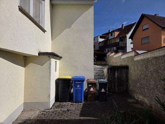 Stellfläche für Mülltonnen etc.