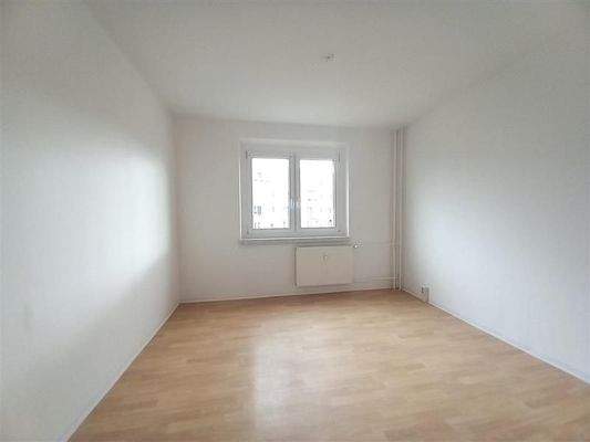 Helles Zimmer mit Fenster