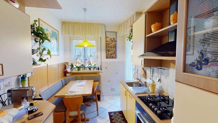 Meran-Merano-Trilocale-Dreizimmerwohnung-in-vendita-vendesi-zu-verkaufen-Balkon-balcone