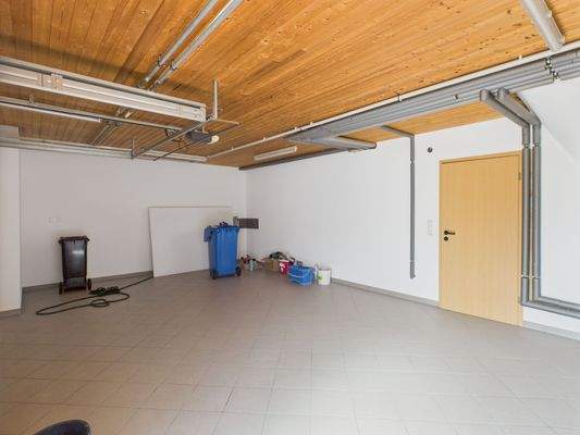 CAM01223G0-PR0145-STILL047