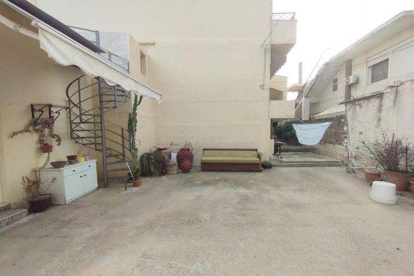 Kreta, Vamvakopoulo: Charmantes Haus in ruhiger Lage nahe der Stadt zu verkaufen