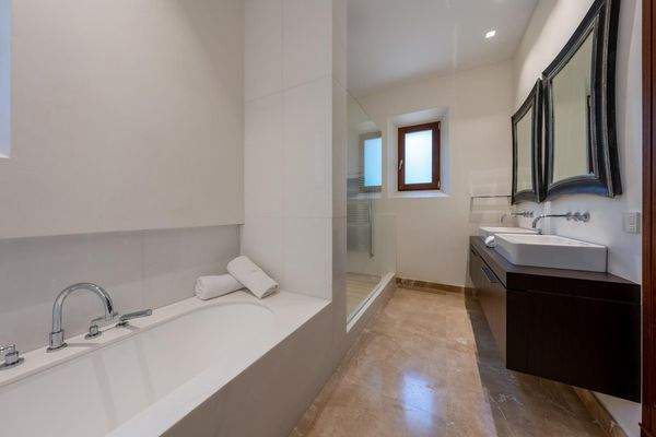 97f805f4-2859-42e2-b8ee-f9c5b1019a7a