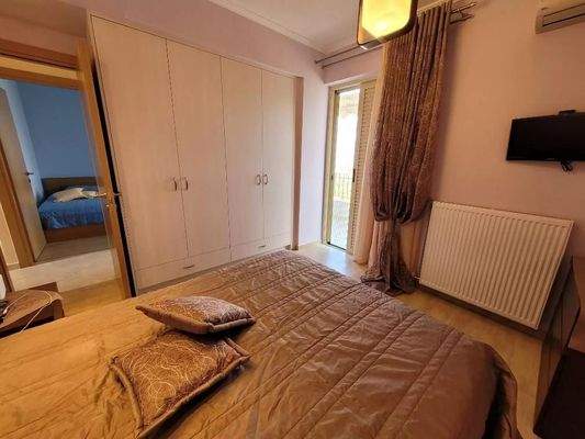 Kreta, Argouli: Zweistöckiges Haus mit Keller zu verkaufen