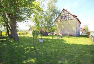 Hofansicht mit Garten