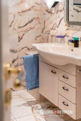 EFH Karlshöfen Waschbecken im Badezimmer Keller