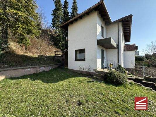 seitliche Gartenansicht