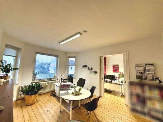Räumlichkeiten im Erdgeschoss aktuell als Büro genutzt