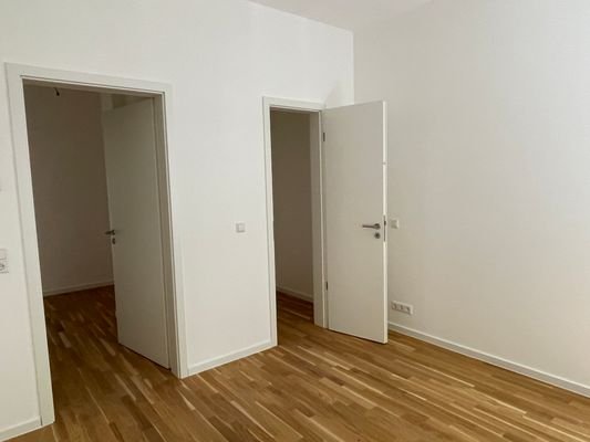 Schlafzimmer mit Ankleide.JPG