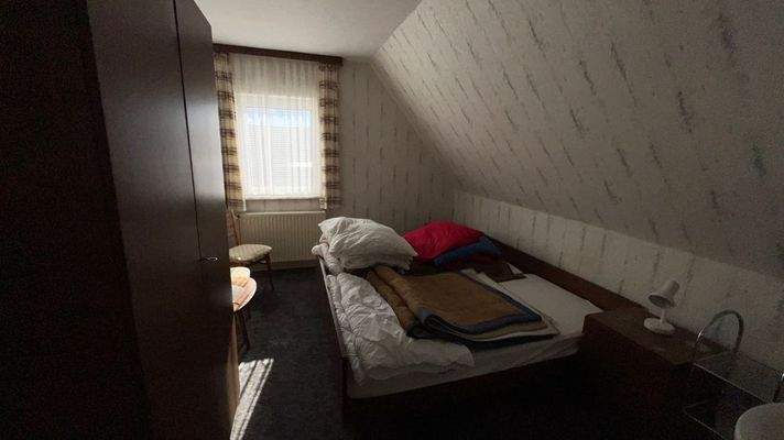 Schlafzimmer DG