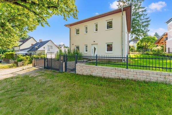 Außenansicht der Fassade.JPG