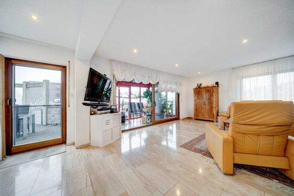 Hauptwohnung - Wohnzimmer