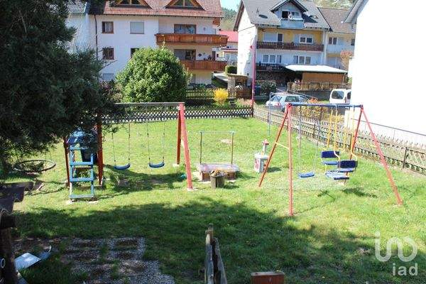 Spielplatz-Nachbargrundstück