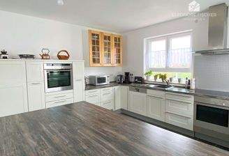 Küche mit Einbauküche