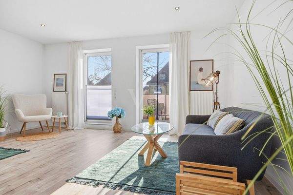 großzügiges Wohnzimmer