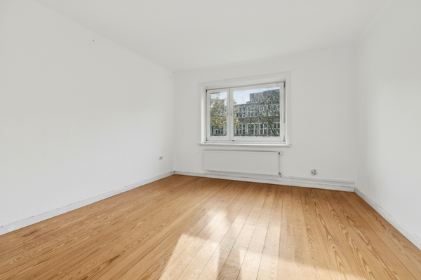 Zweites Zimmer mit Südfenster.