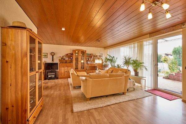 Wohn- /Essbereich im Erdgeschoss mit Zugang zur Terrasse